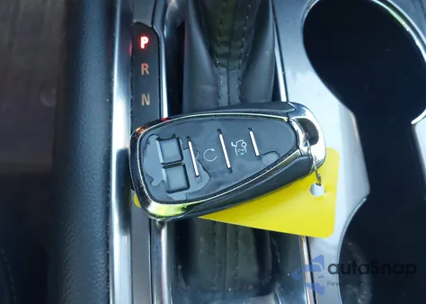 2018 Chevrolet Malibu Lt z USA, uszkodzony, nr VIN 1G1ZD5ST0JF206247